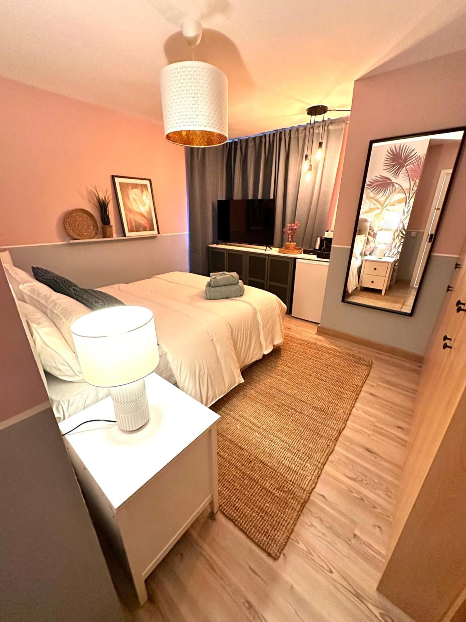 Blush Jungle - Homestay Dublin Eksteriør bilde
