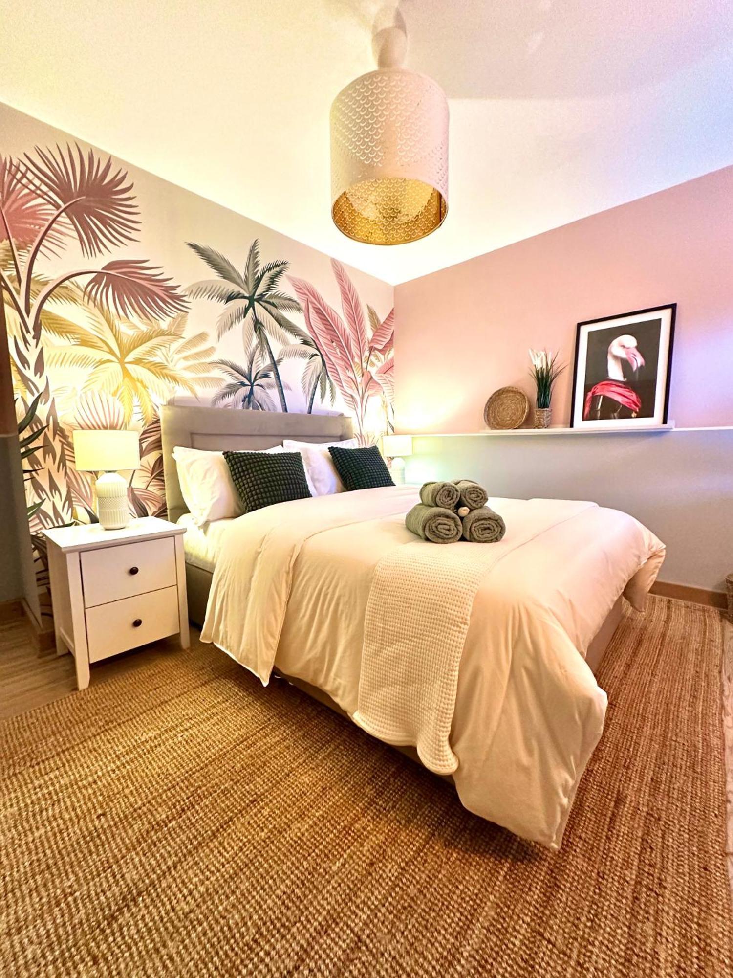 Blush Jungle - Homestay Dublin Eksteriør bilde